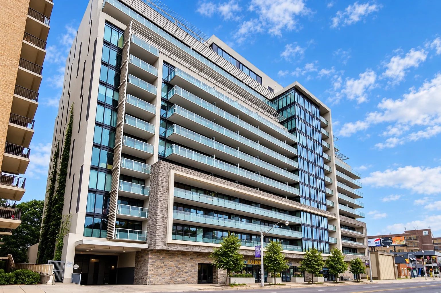 3018 Yonge St, 3018 Yonge
