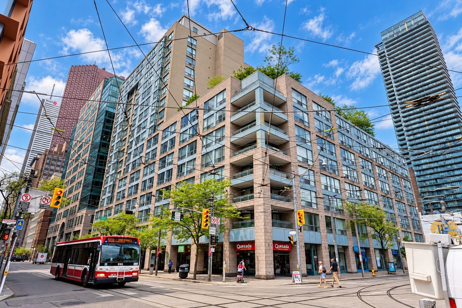 92 King St E, King Plaza