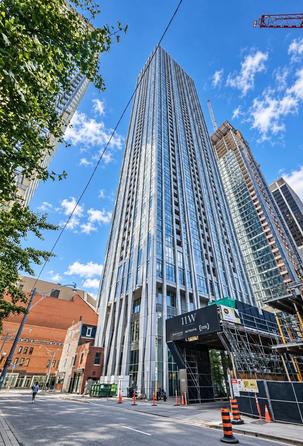 1 Yorkville Ave, 1 Yorkville