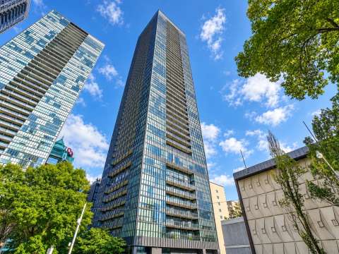 101 Charles St E, X2 Condos