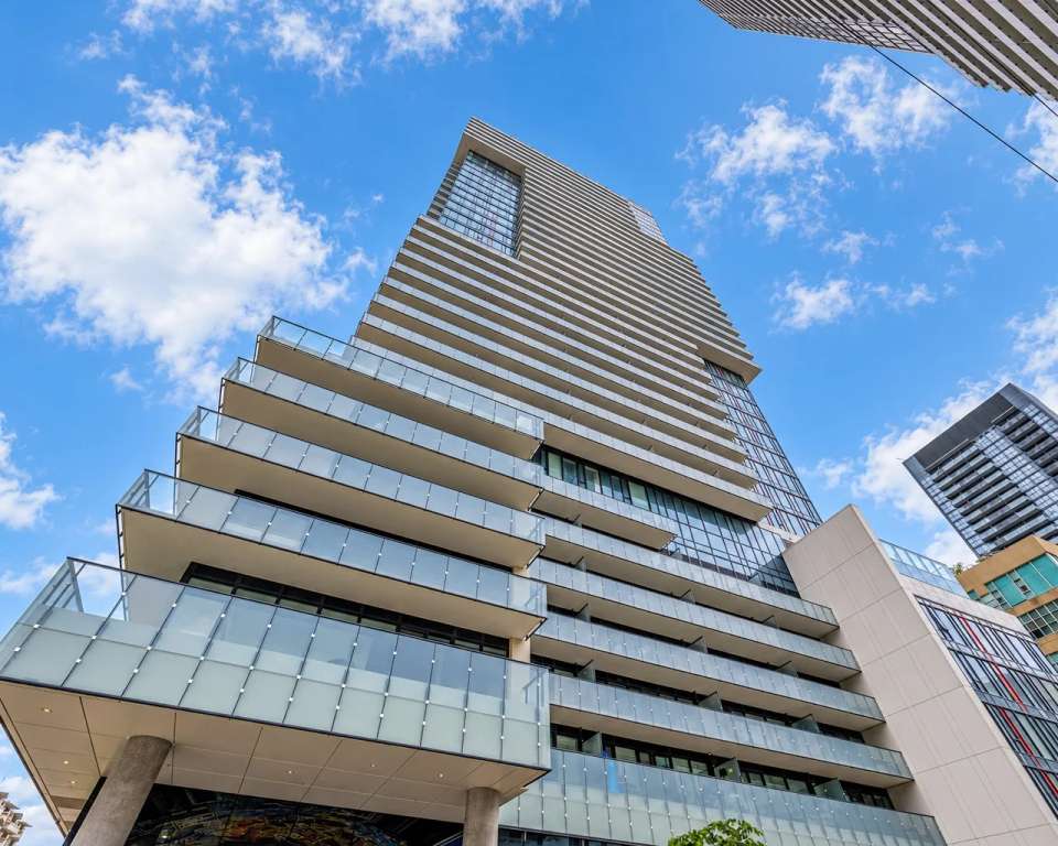 155 Redpath Condos, 185 Roehampton Ave