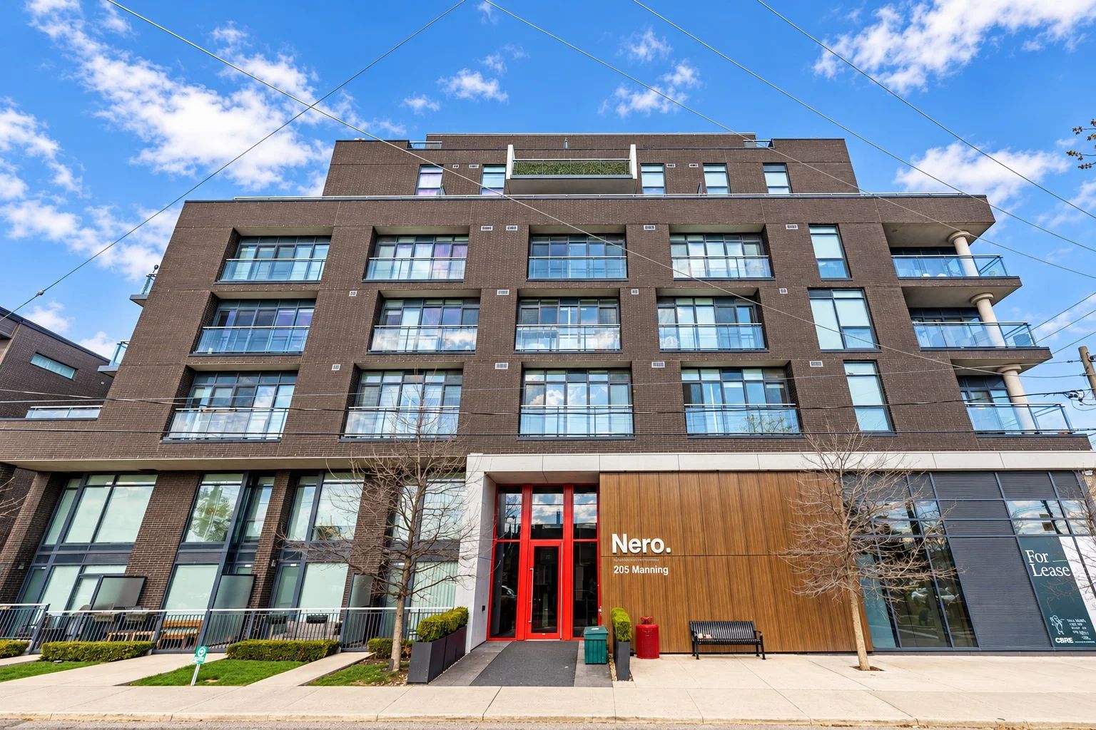 205 Manning Ave, Nero