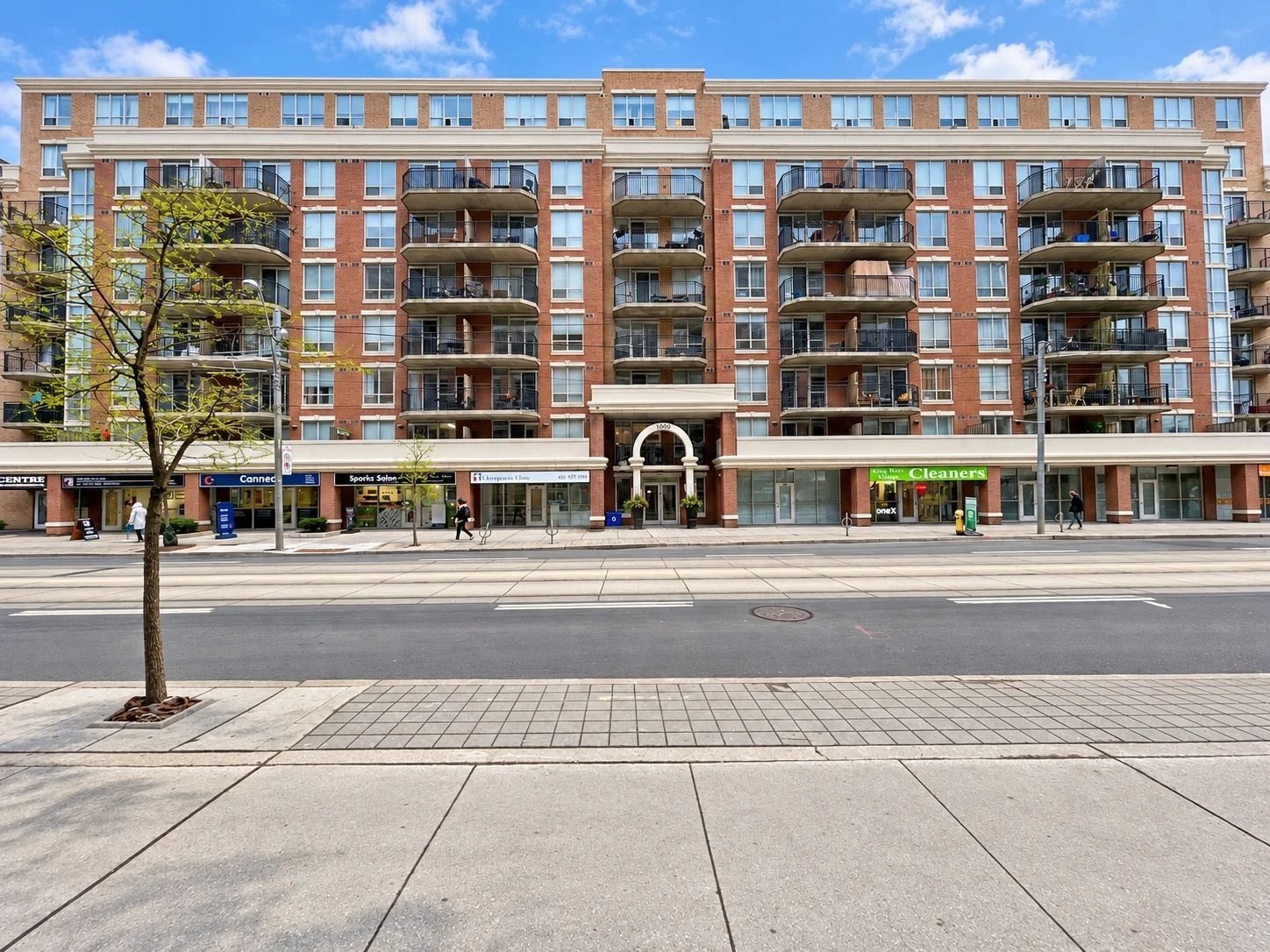 1000 King St W, Massey Square