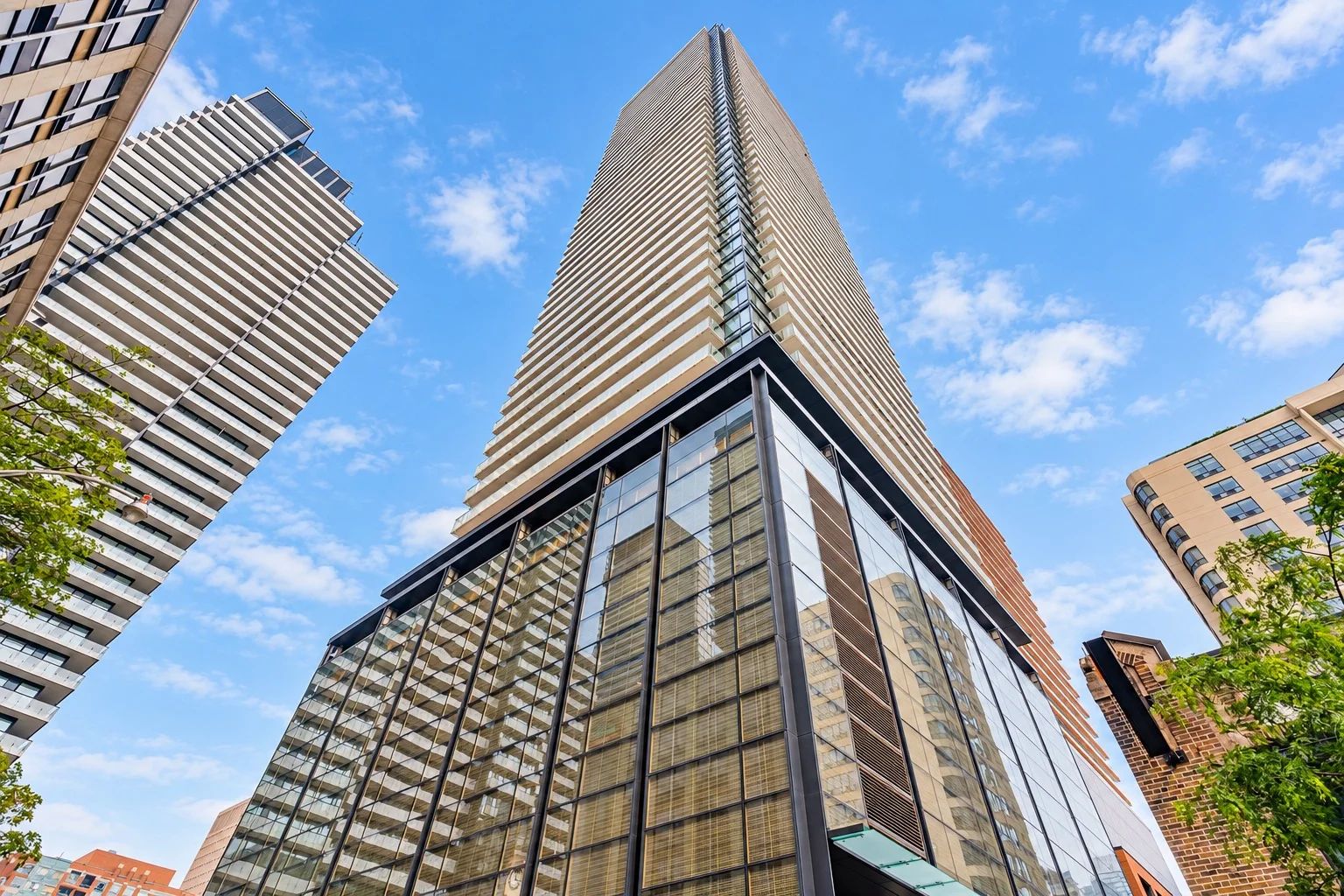 501 Yonge St, Teahouse Condos