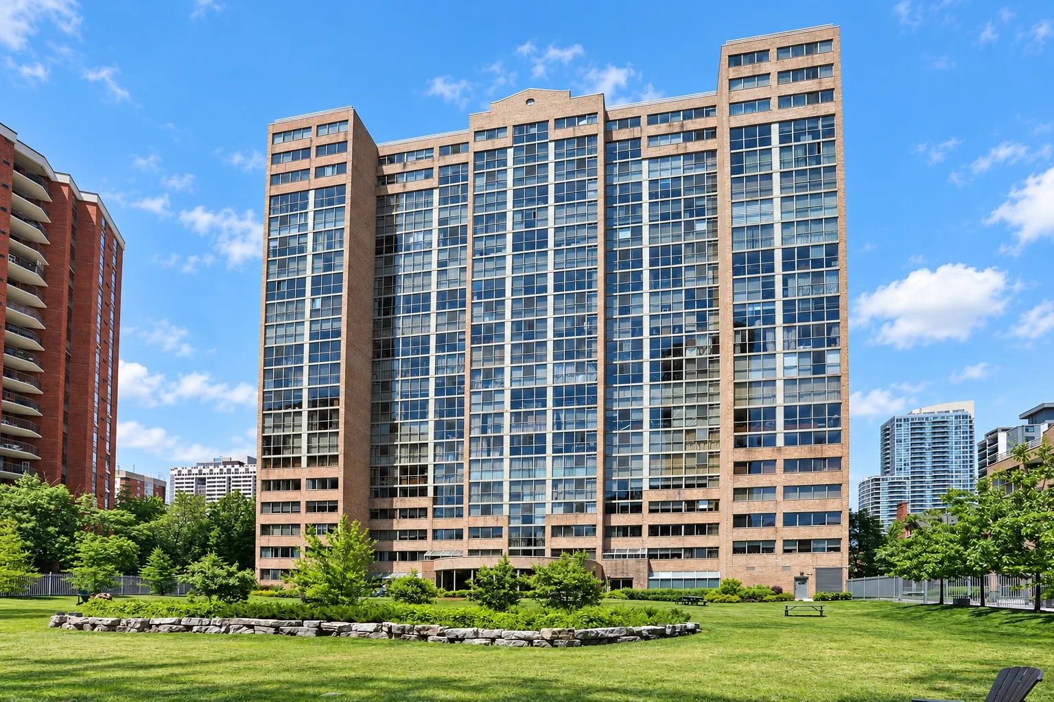 15 Maitland Pl, L'Esprit Residences
