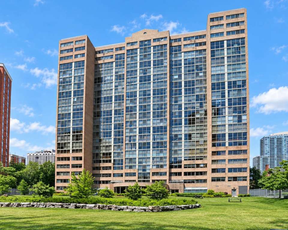 L'Esprit Residences, 15 Maitland Pl
