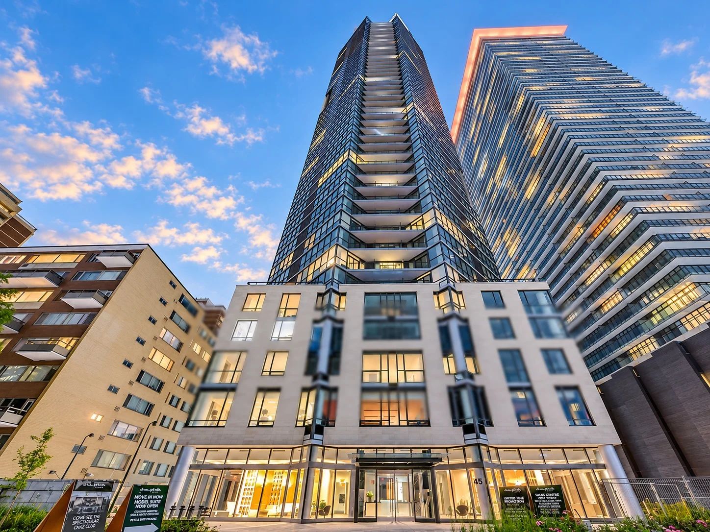 45 Charles St E, Chaz Yorkville