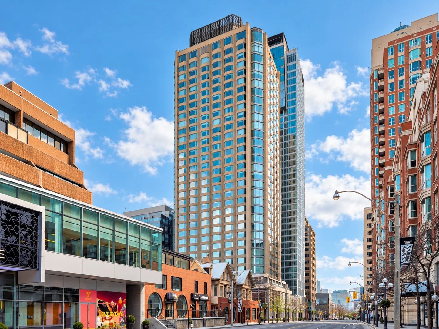 155 Yorkville Ave, Residences of Yorkville Plaza