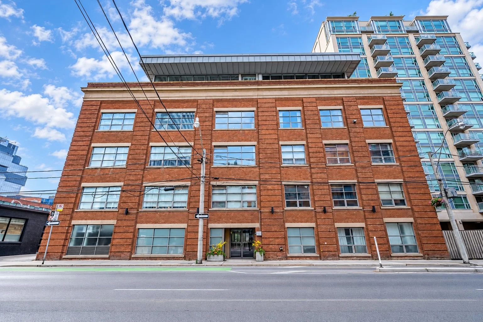 383 Adelaide St E, Liberty Lofts