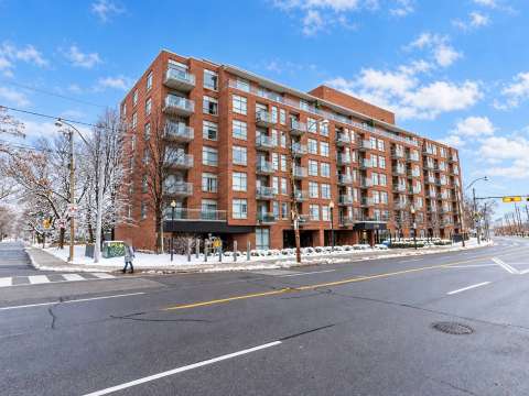 2495 Dundas St W, Glen Lake