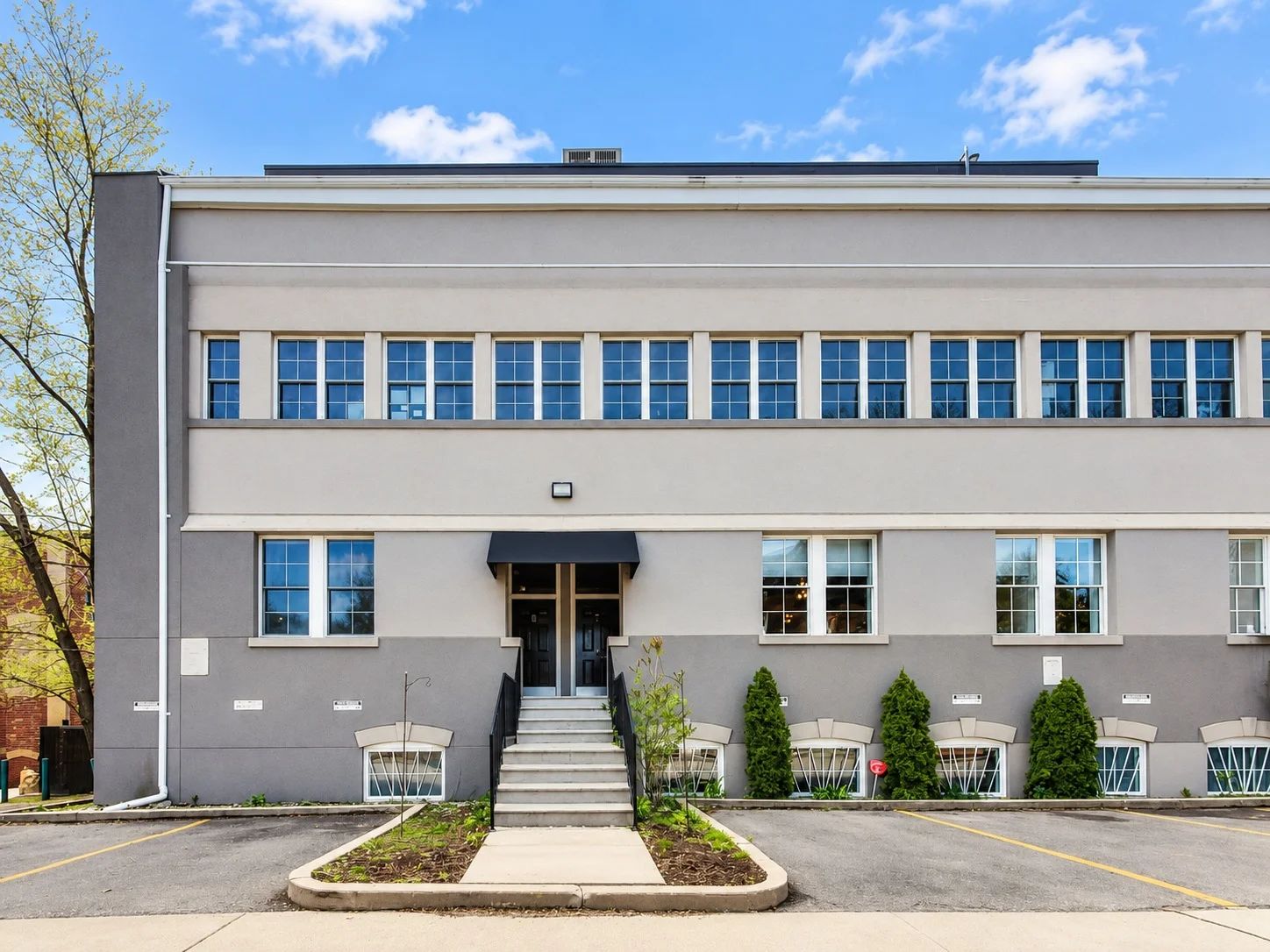 21 River St, 21 River St