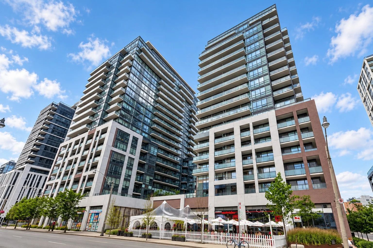 460 Adelaide St E, Axiom Condos