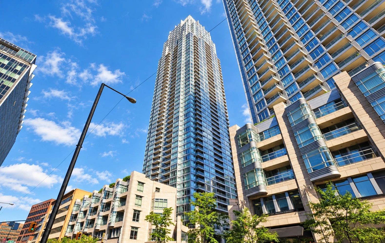 2191 Yonge St, Quantum North Tower