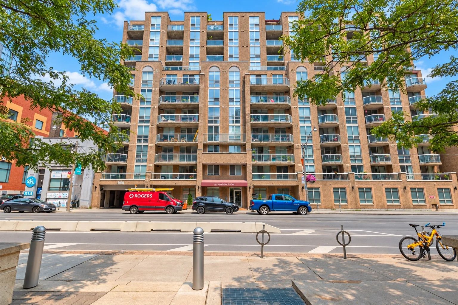 330 Adelaide St E, 330 Imperial Square