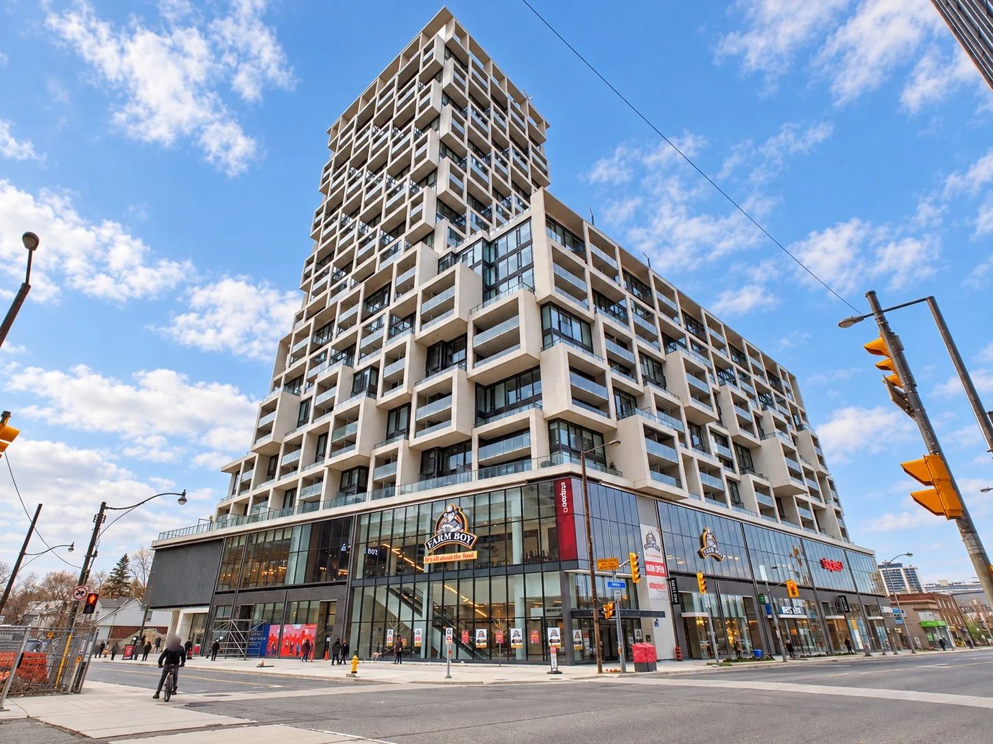 2131 Yonge St, Art Shoppe Lofts + Condos