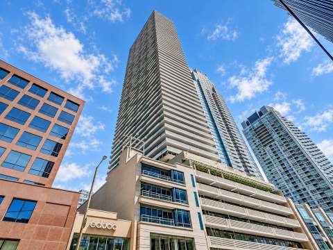 2221 Yonge St, 2221 Yonge Condos