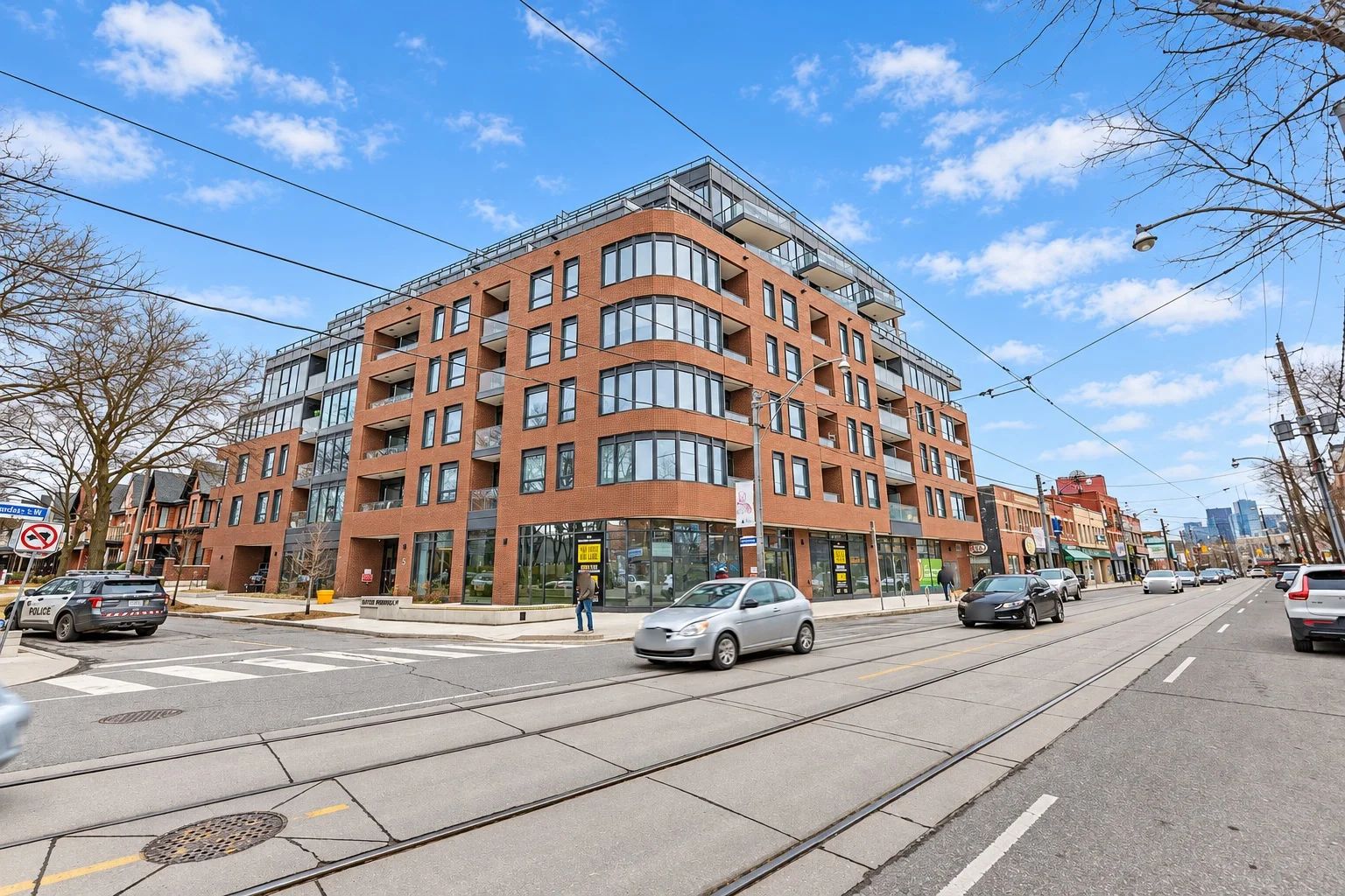 1200 Dundas St W, The Twelve Hundred