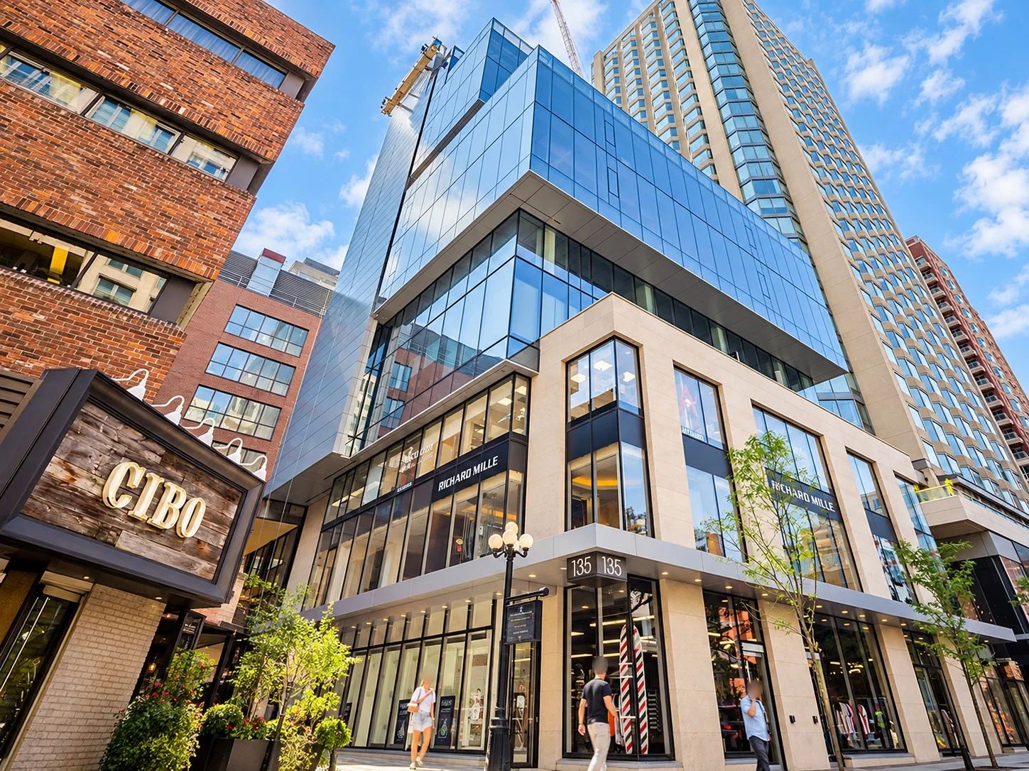 135 Yorkville Ave, Deca Yorkville