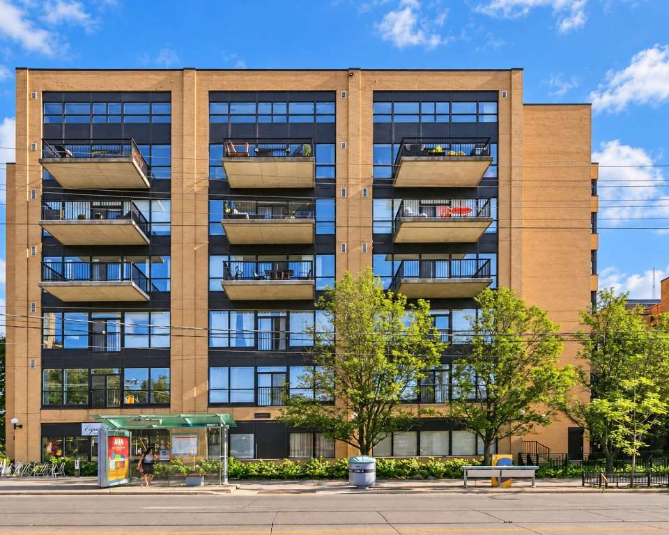 Exterior of West 833 at 833 King St W, Toronto