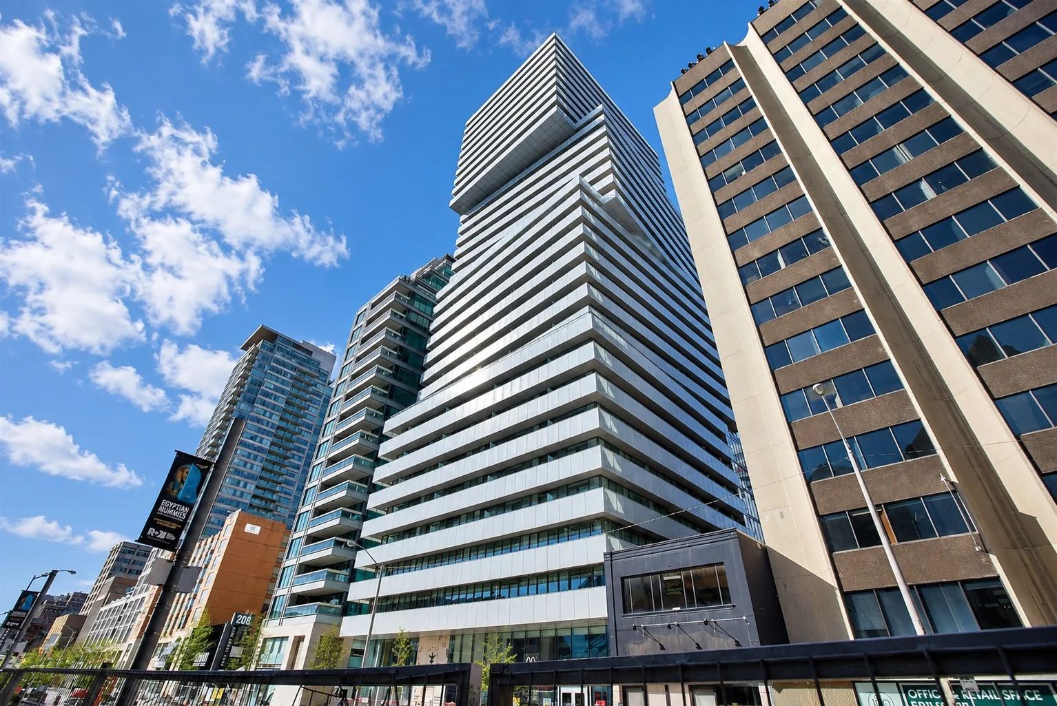 200 Bloor St W, Exhibit Residences