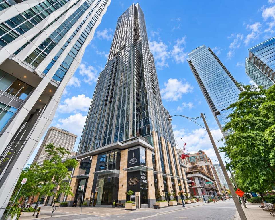 11 Yorkville, 11 Yorkville Ave
