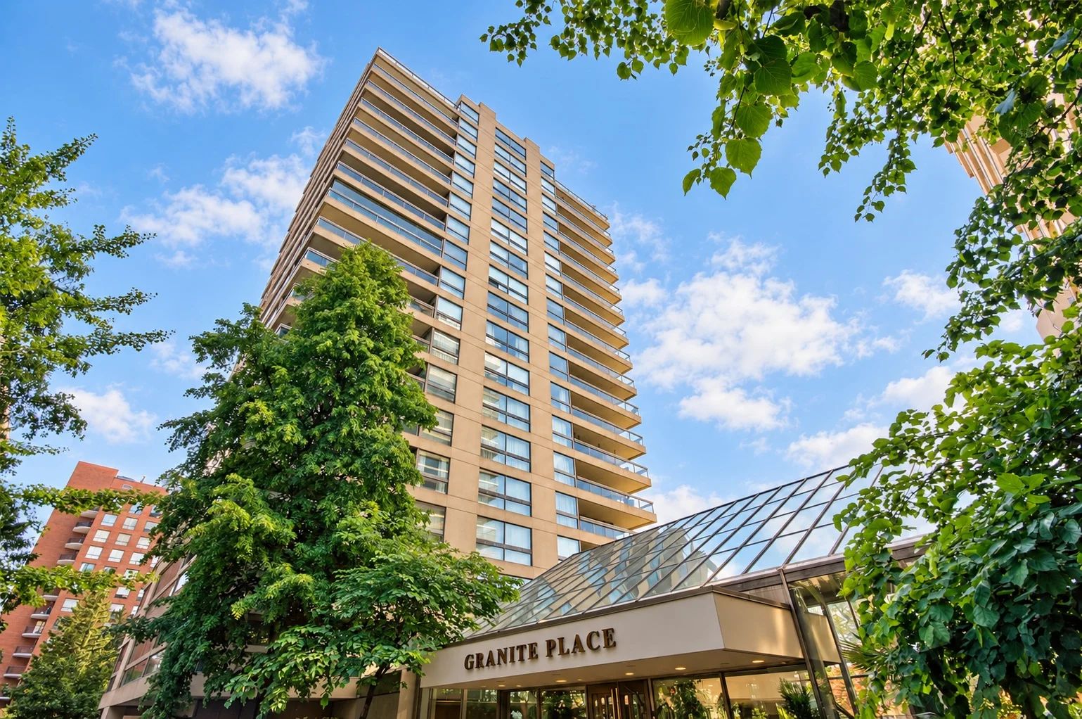 61 St Clair Ave W, Granite Place
