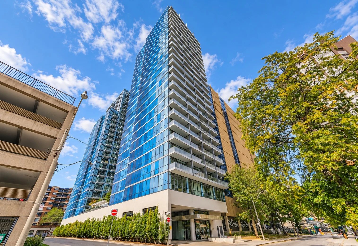 210 Simcoe St, 210 Simcoe
