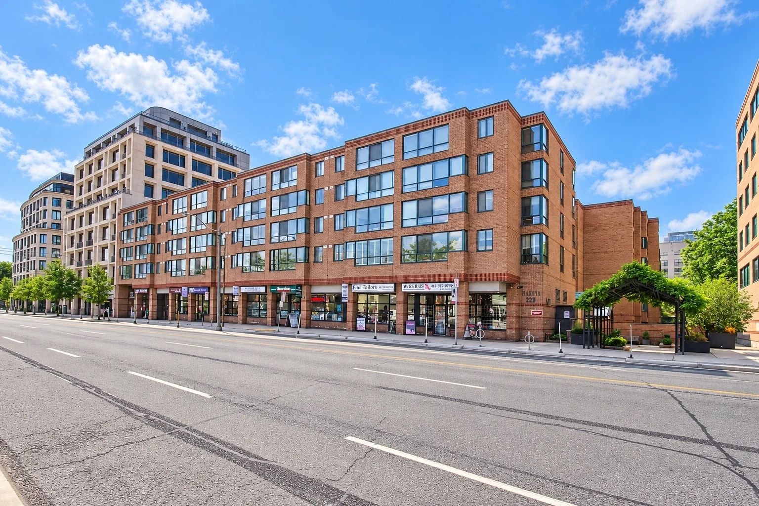 225 Davenport Rd, The Dakota