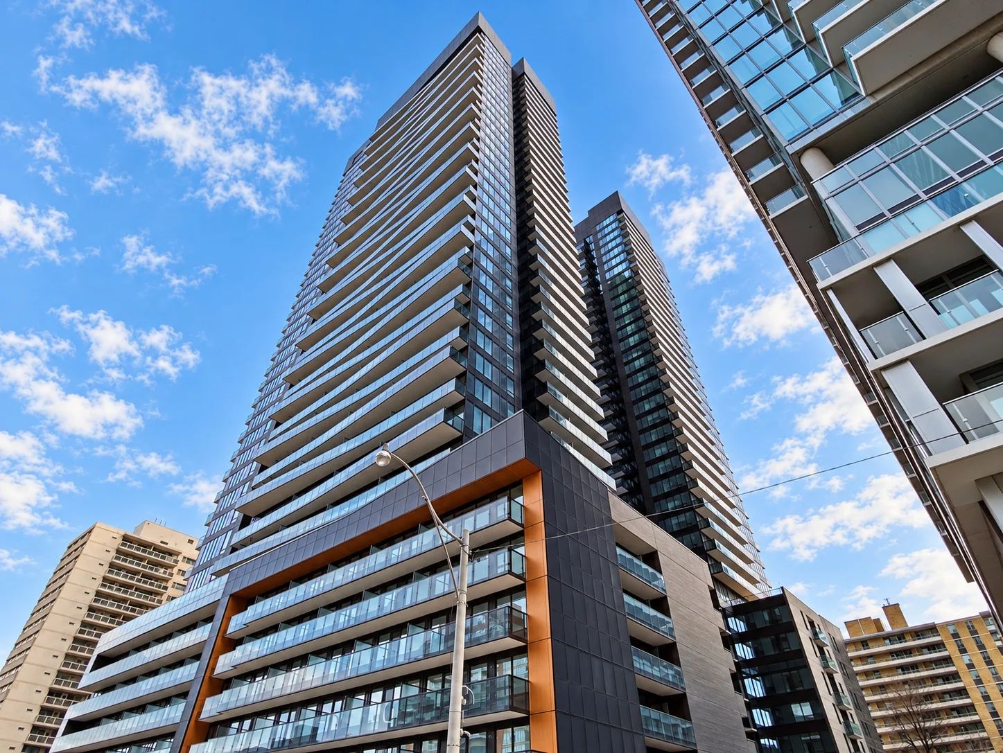 117 Broadway Ave, Line 5 North Tower