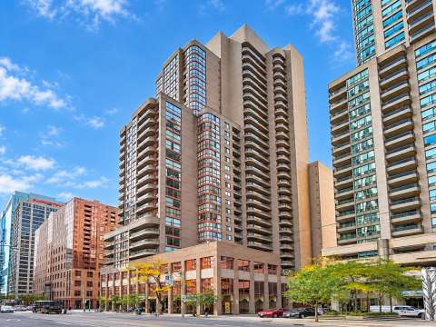 736 Bay St, Conservatory Tower