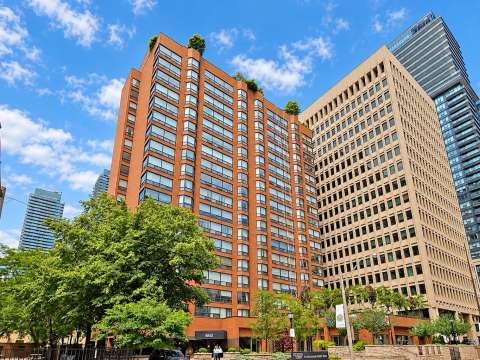 62 Wellesley St W, Queens Park Place