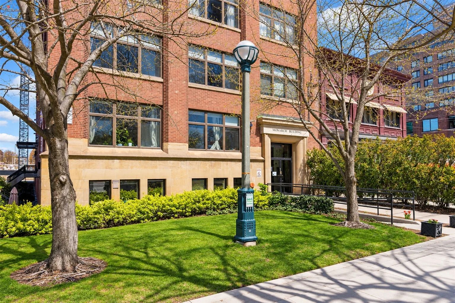436 Wellington St W, The Worx
