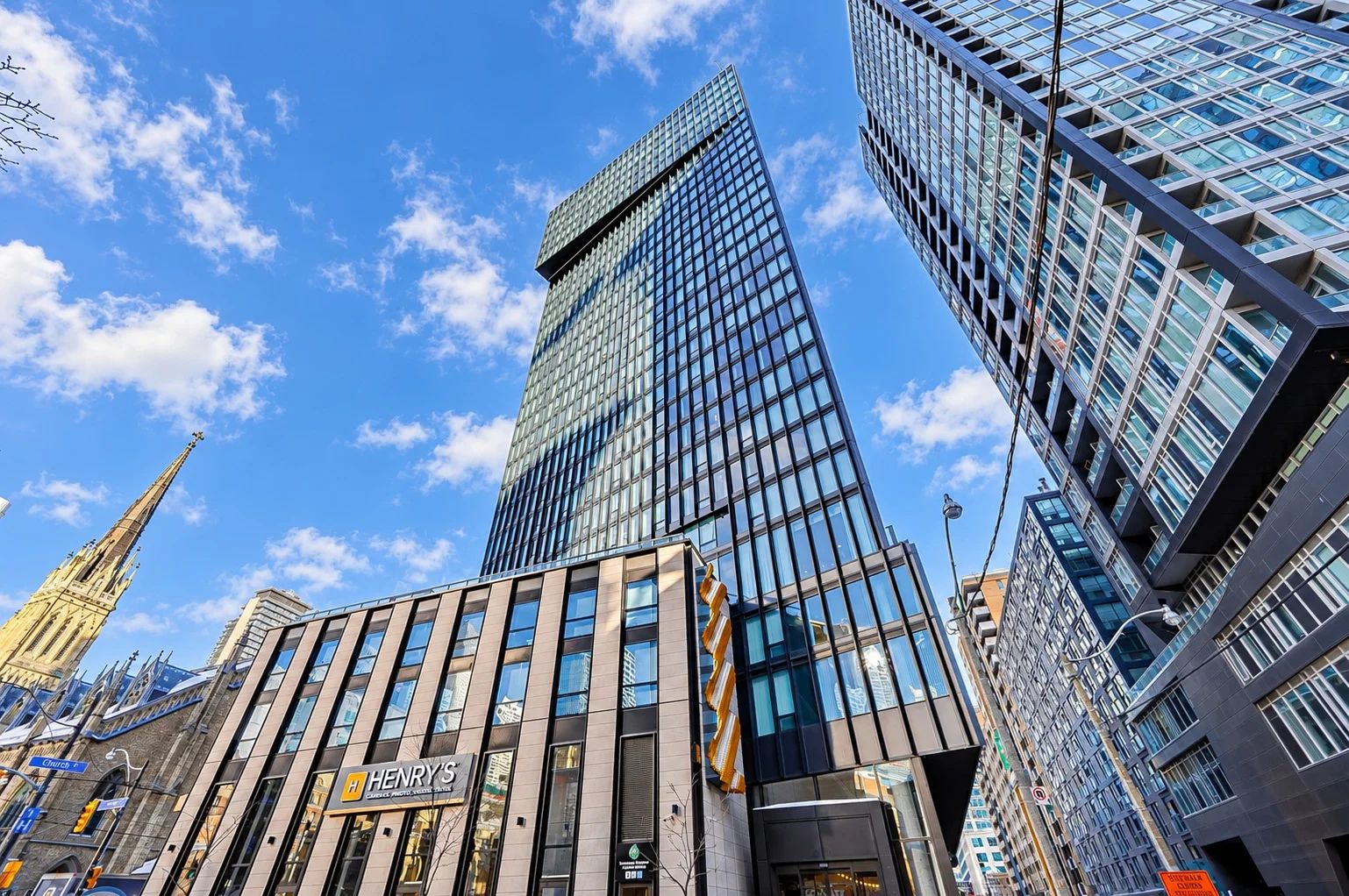 60 Shuter St, Fleur Condos