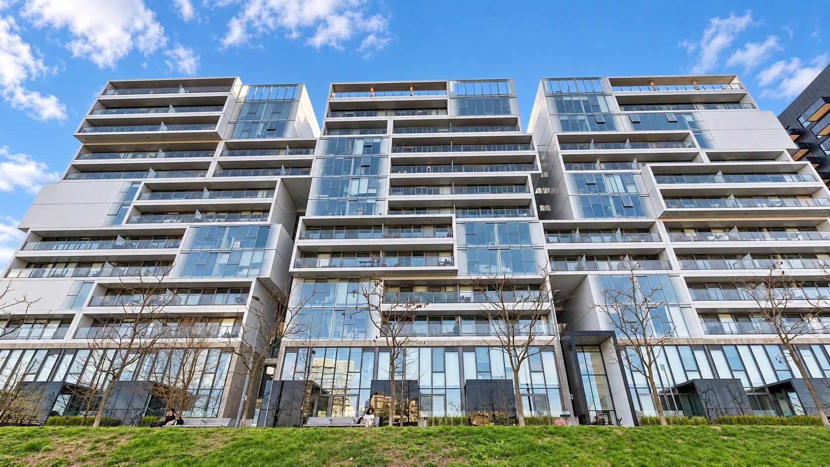 32 Trolley Cres, River City II