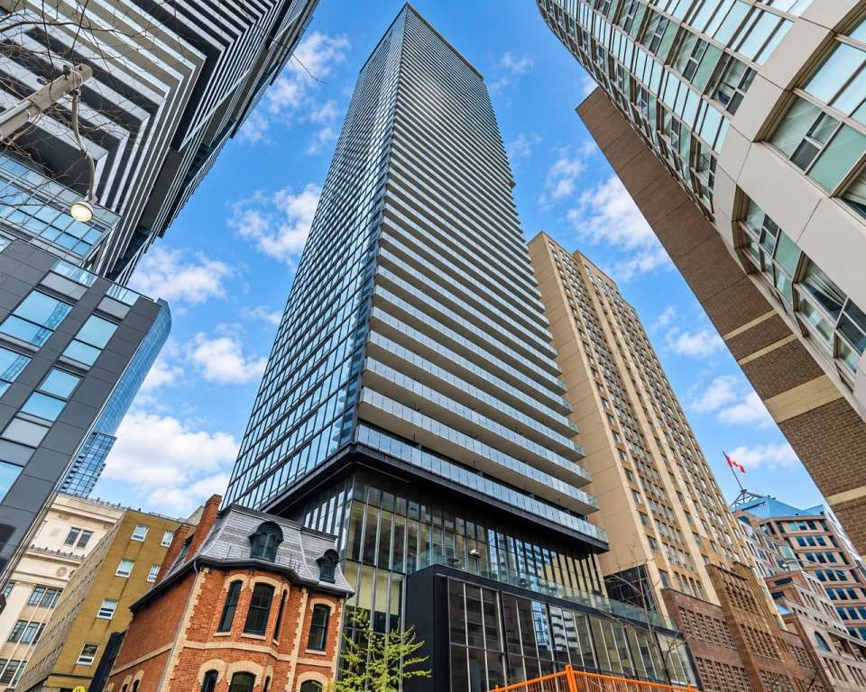 Karma Condos, 15 Grenville St