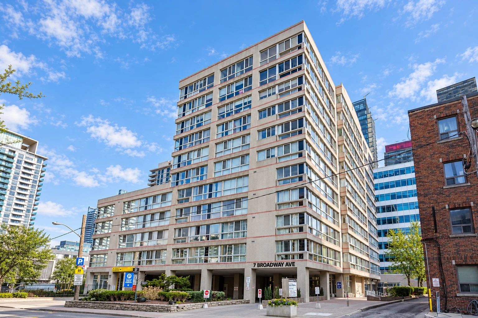 7 Broadway Ave, Broadway Plaza