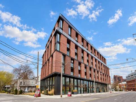 2625 Dundas St W, Junction Point