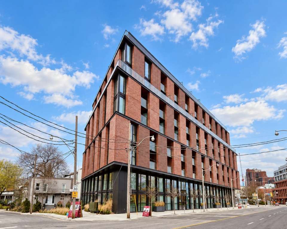 Junction Point, 2625 Dundas St W