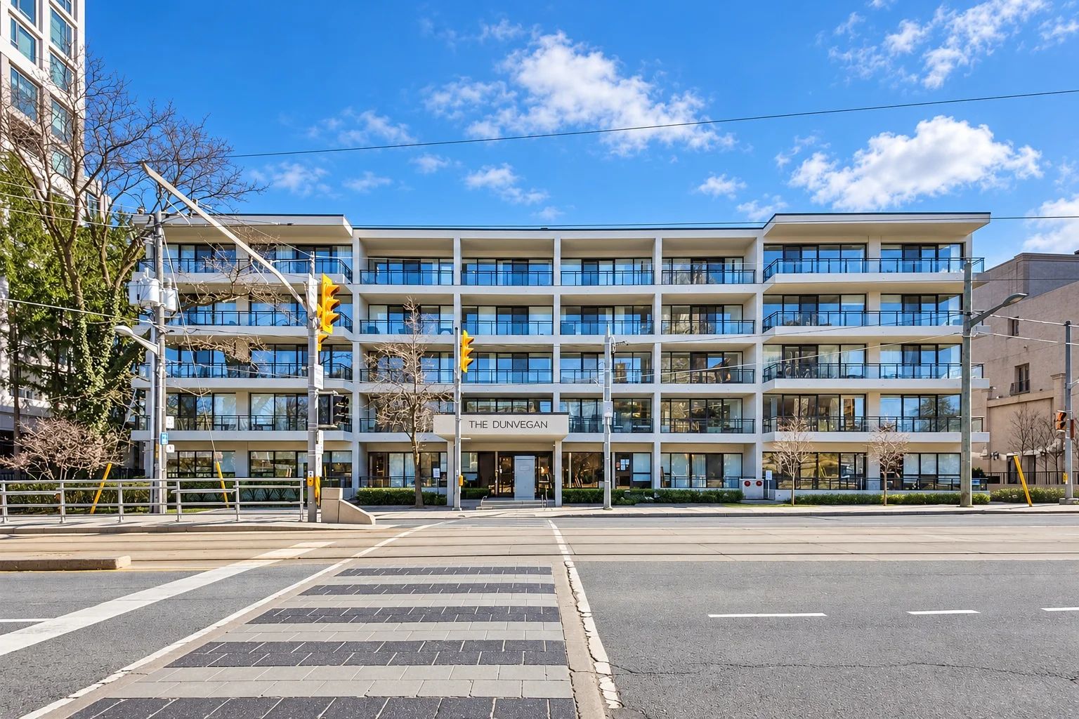 235 St Clair Ave W, The Dunvegan