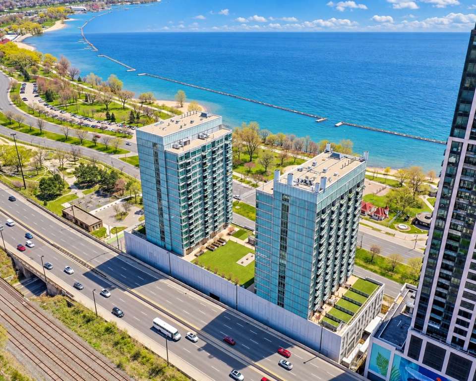 Park Lake Residences, 1910 Lake Shore Blvd W