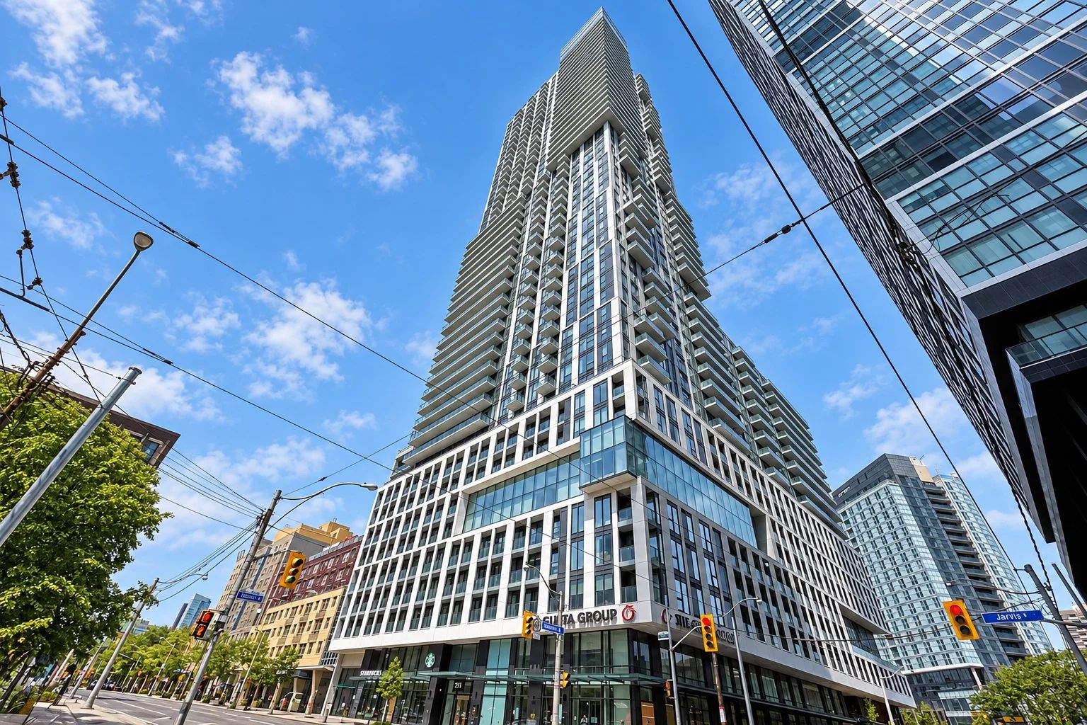 251 Jarvis St, Dundas Square Gardens
