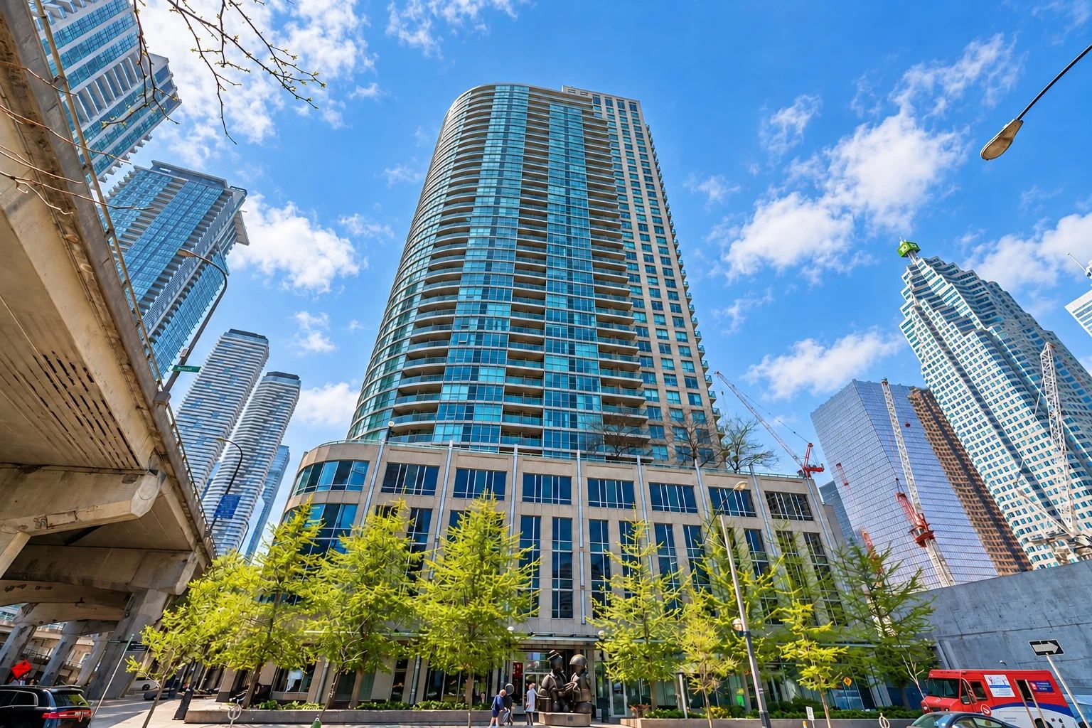 18 Yonge St, 18 Yonge