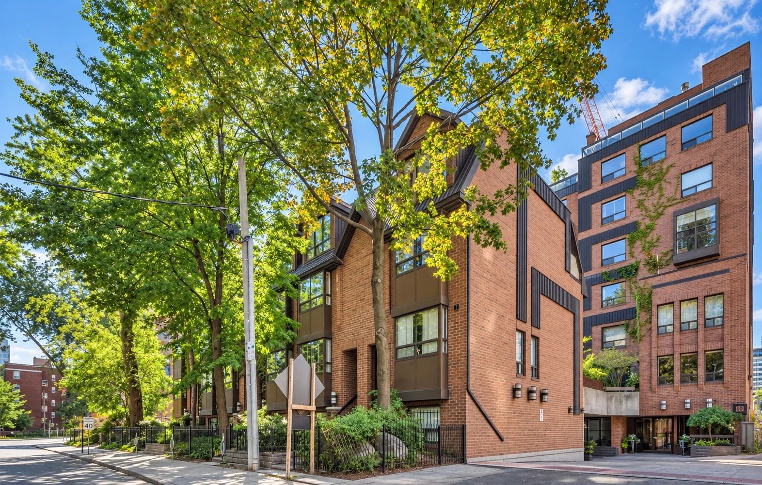 19 Dundonald St, Terrace Court