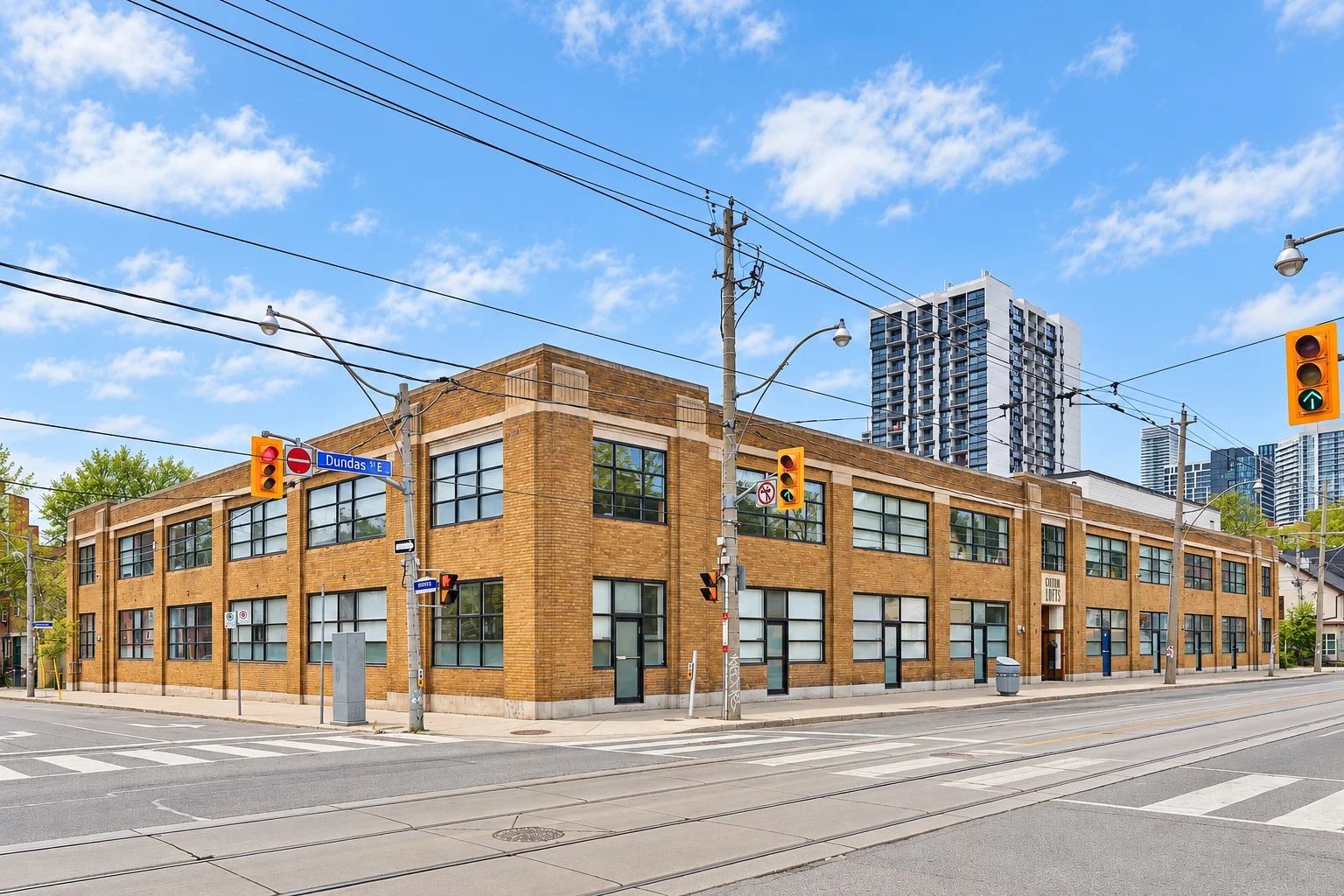 365 Dundas St E, Century Lofts