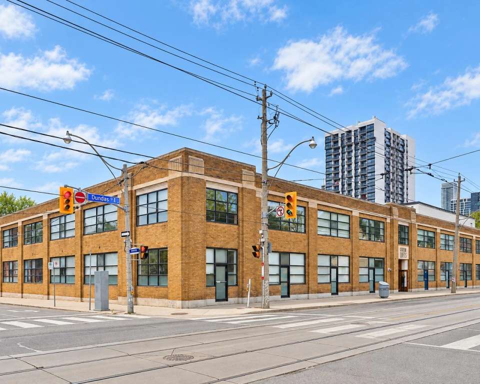 Century Lofts, 365 Dundas St E