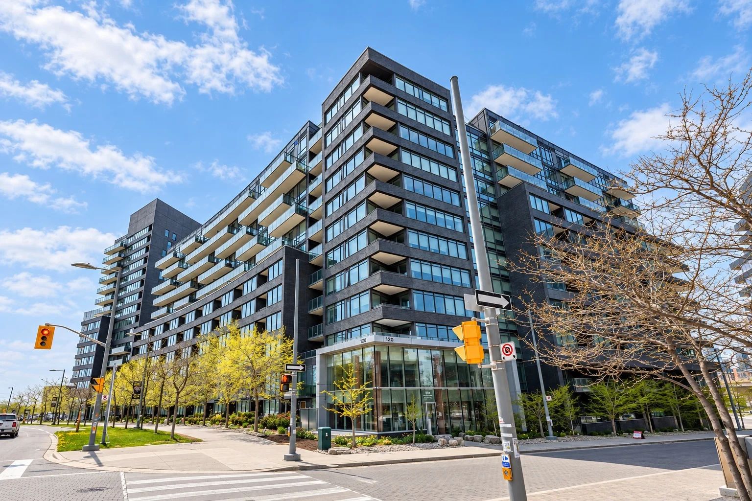 120 Bayview Ave, Canary Park