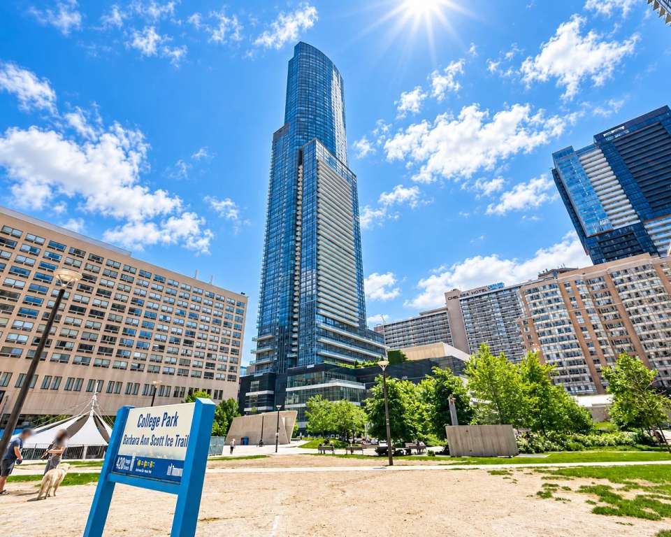 Aura at College Park, 386 Yonge St