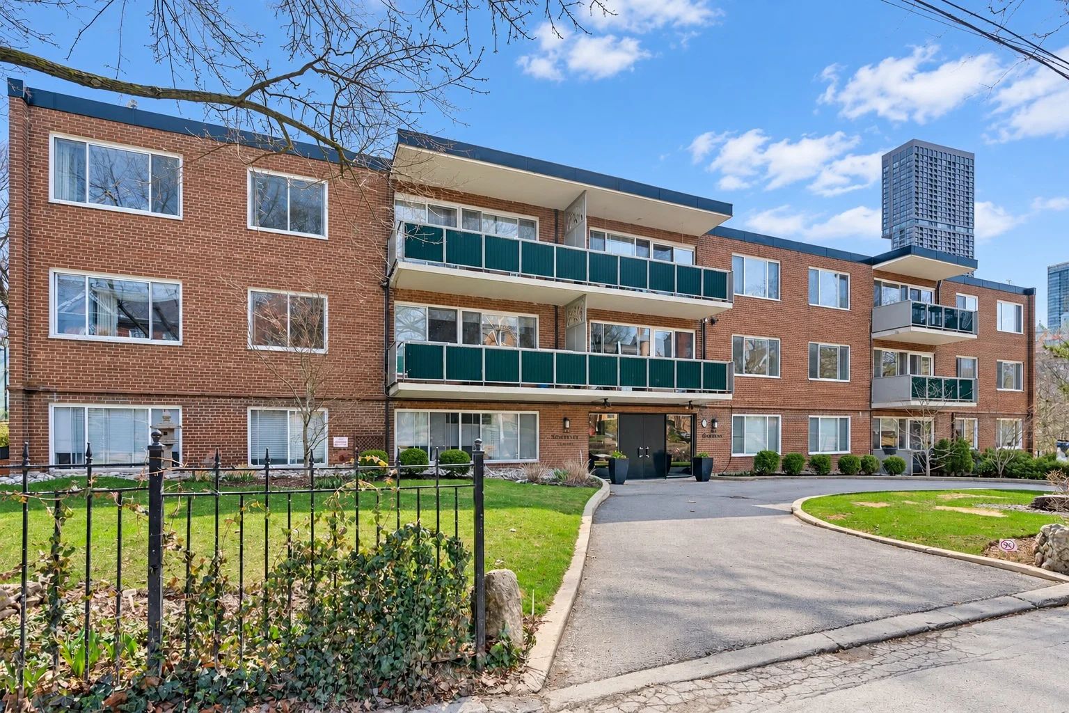 1A Dale Ave, The Somerset