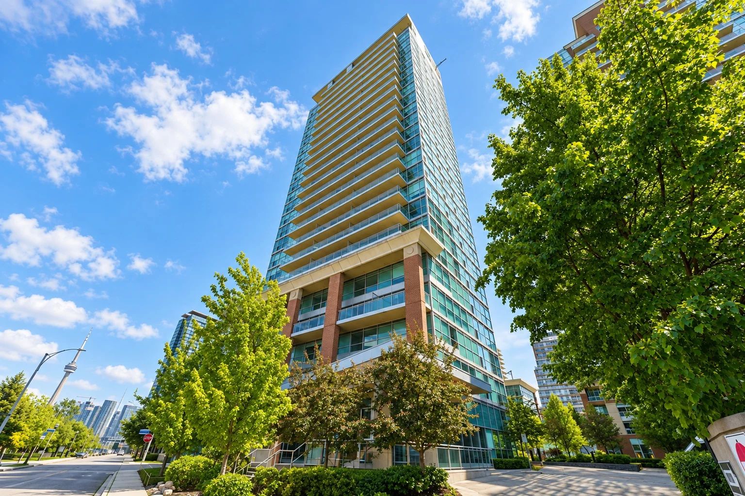 80 Western Battery Rd, Zip Condos