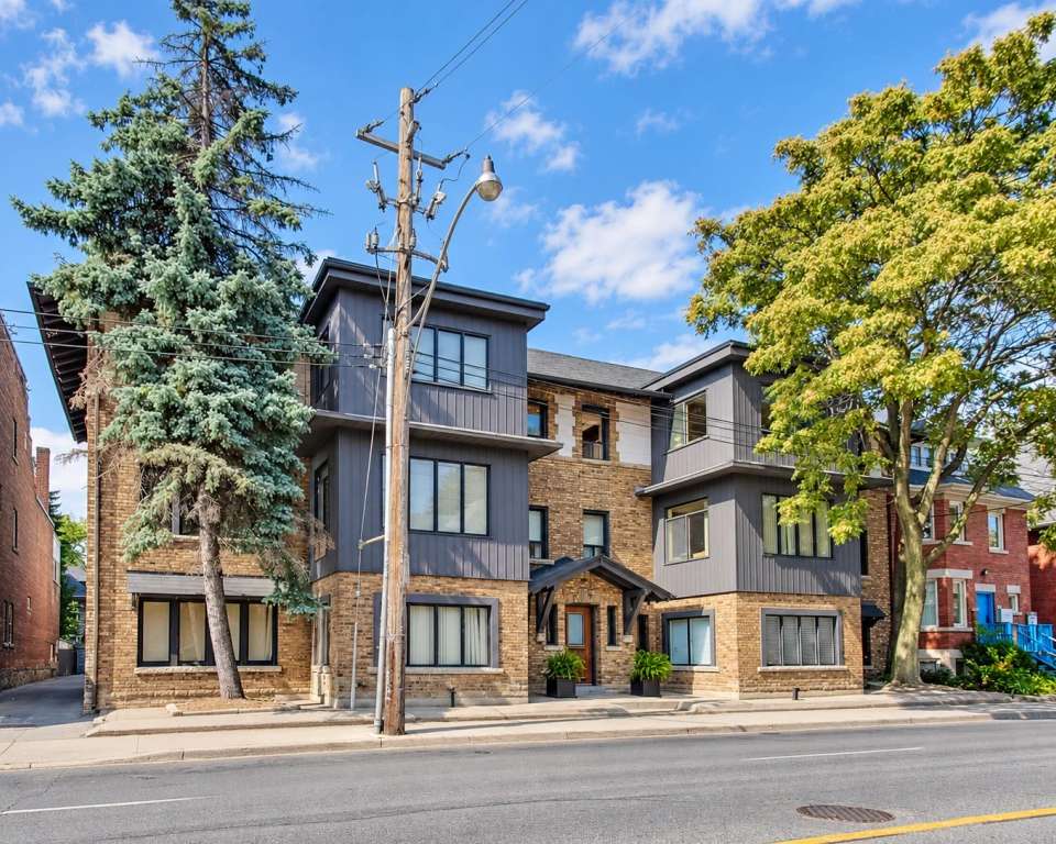 142 Spadina Road, 142 Spadina Rd